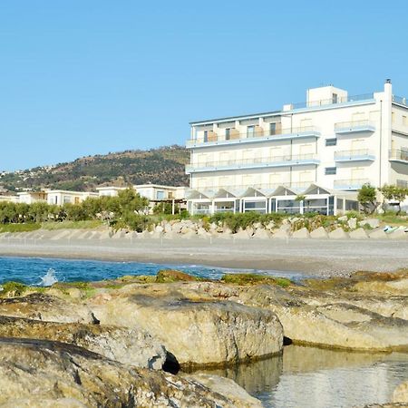 Capo Nettuno Hotel Capo dʼOrlando المظهر الخارجي الصورة