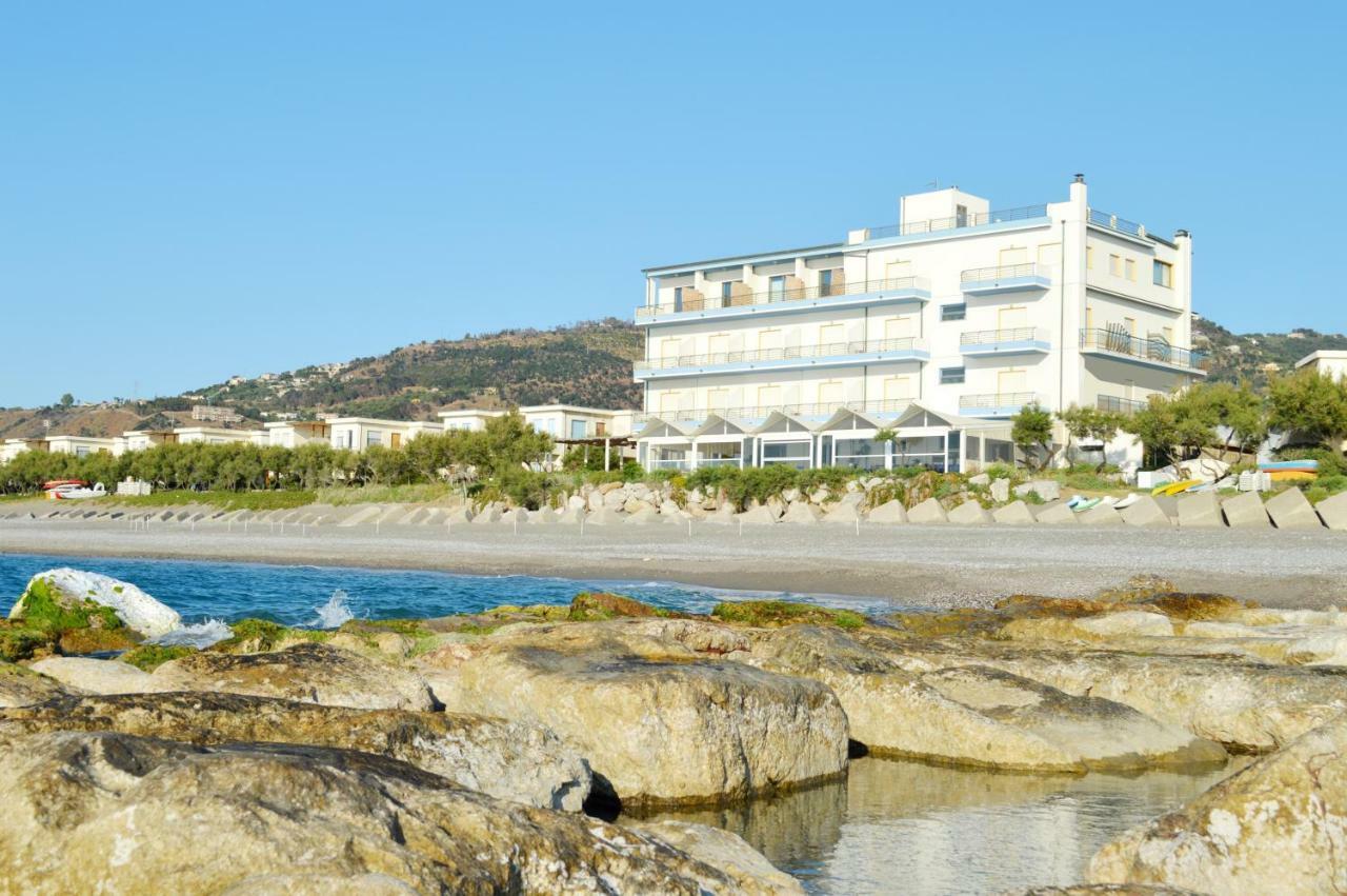 Capo Nettuno Hotel Capo dʼOrlando المظهر الخارجي الصورة